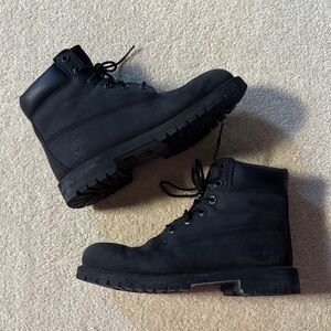 Timberland Juniors / Women’s 6 inch premium black boots